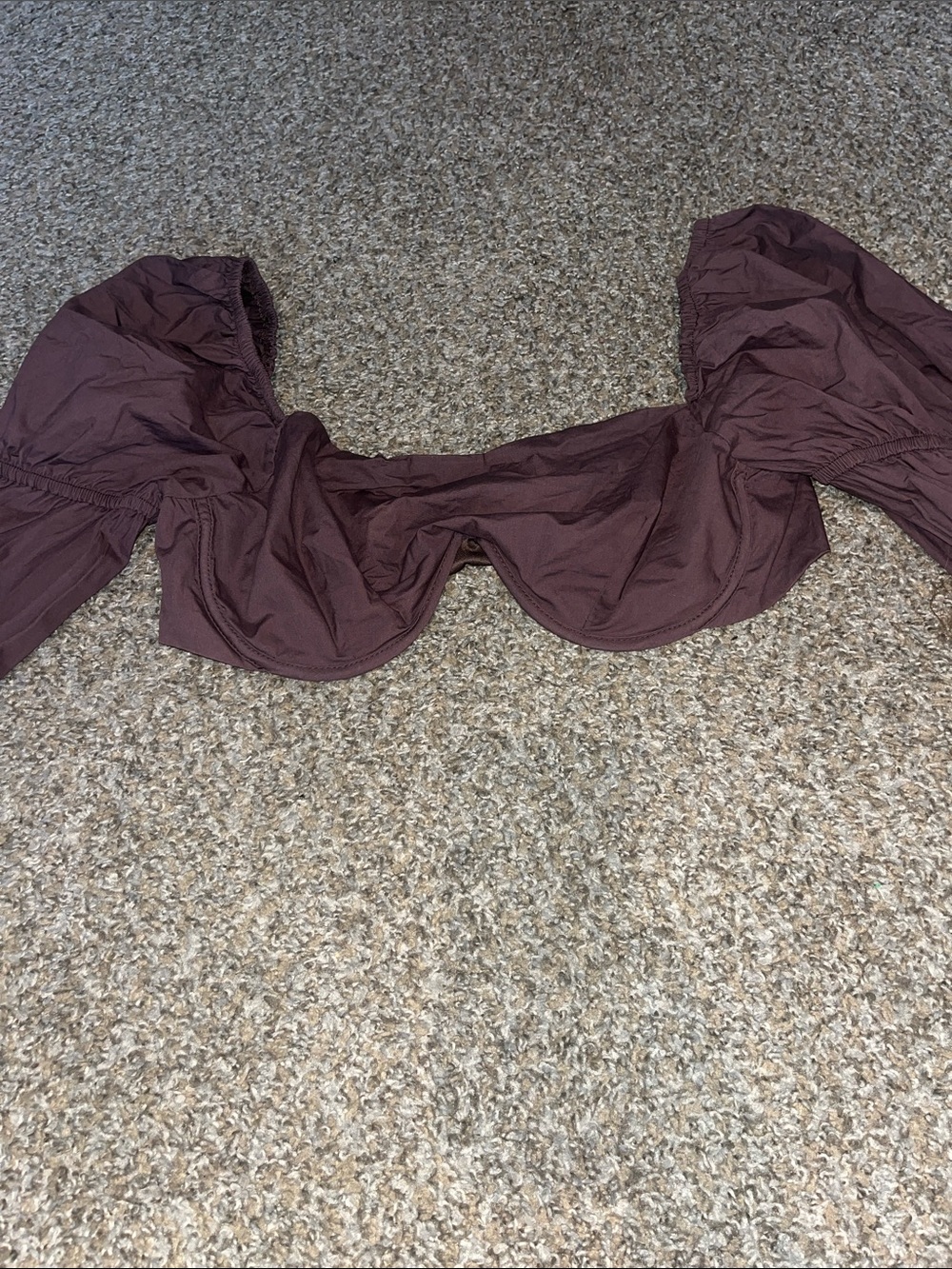 LA HEARTS Off-Shoulder Puff Sleeve Crop Top in Plum